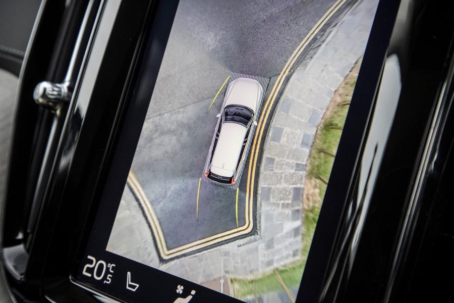 Детали интерьера Volvo XC60 D4 Inscription 2017 года  (UK) (фото 135 из 172)
